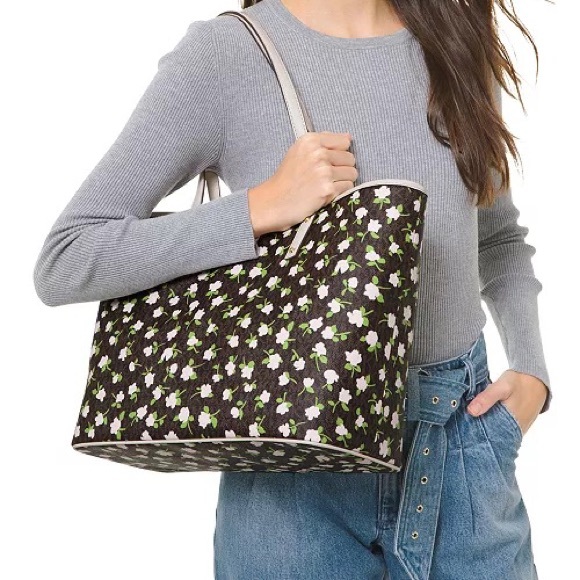 Michael KORS Large Open Tote - Picture 16 of 16